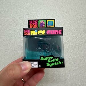 NeeDoh Nice Cube - Blue BRAND NEW FAST SHIPPING!!!